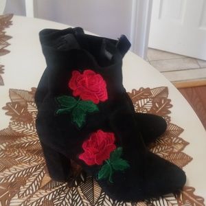 steven madden's booties black